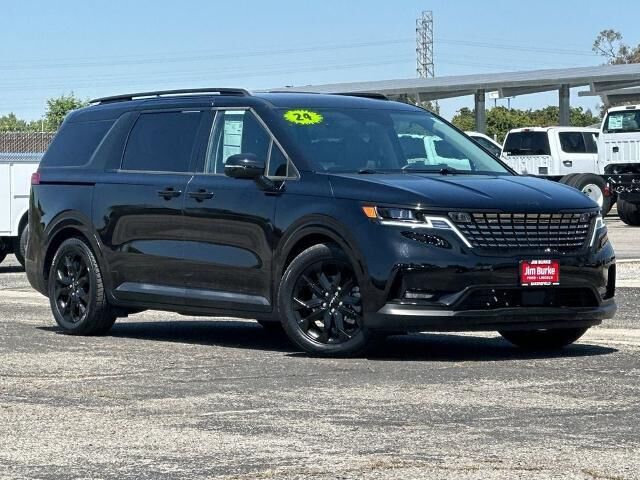 2024 Kia Carnival SX