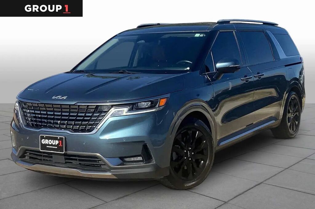 2023 Kia Carnival SX — photo 1 of 13