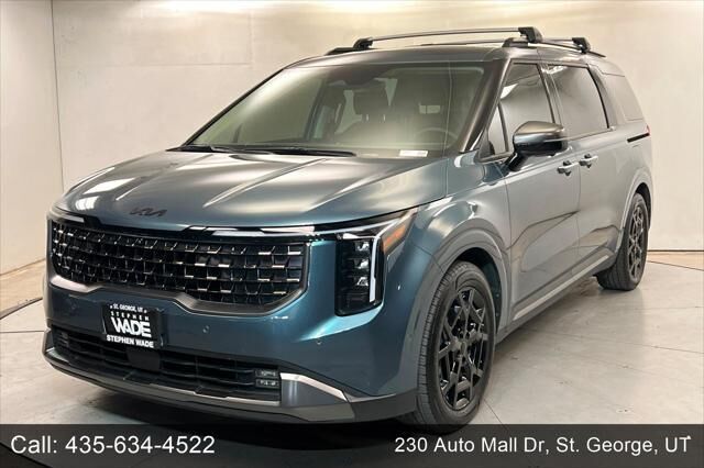 2025 Kia Carnival SX — photo 1 of 13