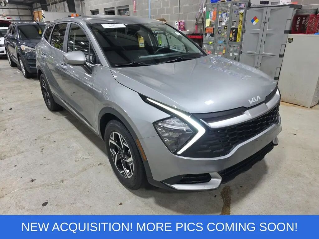 2023 Kia Sportage LX — photo 1 of 6