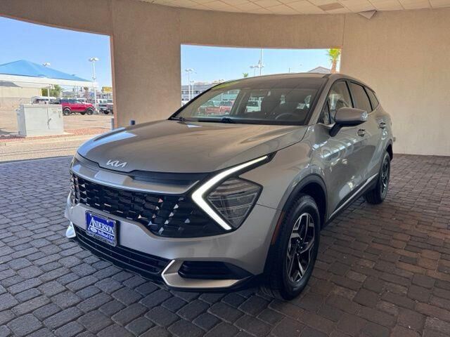 2024 Kia Sportage LX — photo 1 of 13