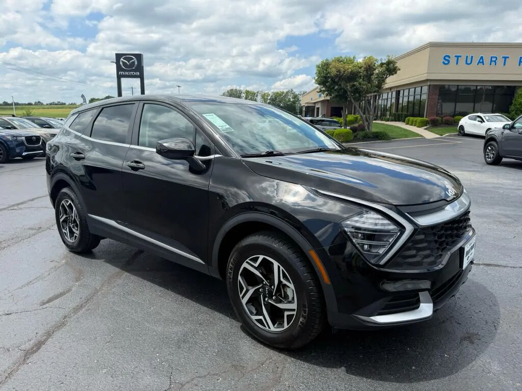 2024 Kia Sportage LX — photo 1 of 13