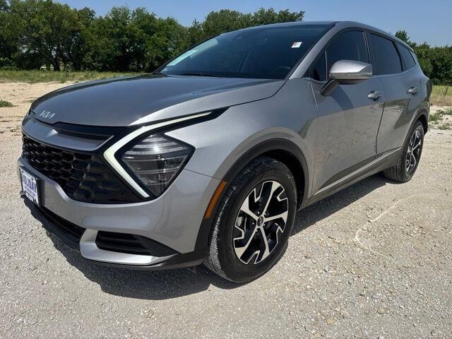 2025 Kia Sportage EX — photo 1 of 2