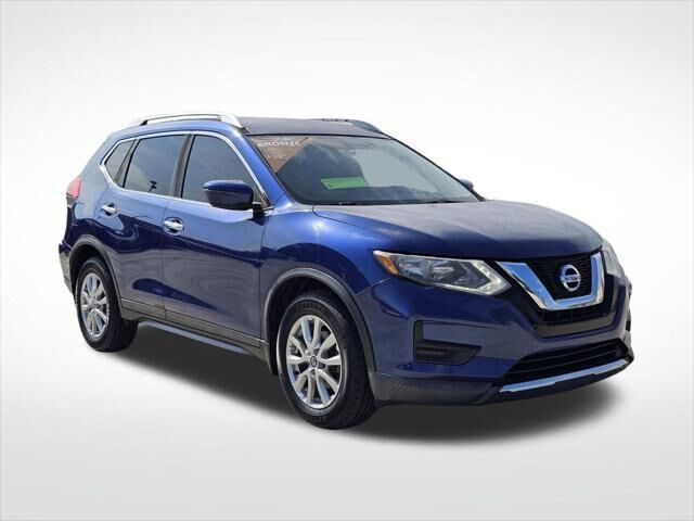 2017 Nissan Rogue SV — photo 1 of 11
