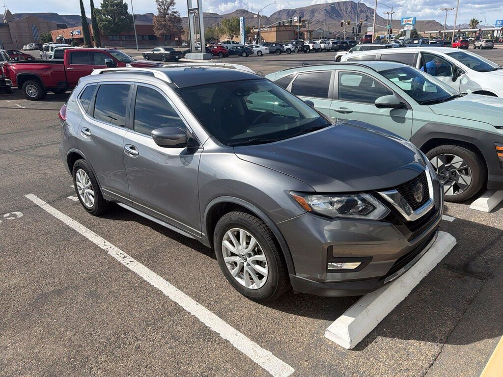 2019 Nissan Rogue S — photo 1 of 2