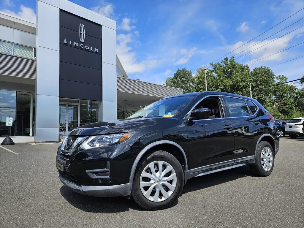 2018 Nissan Rogue S — photo 1 of 1