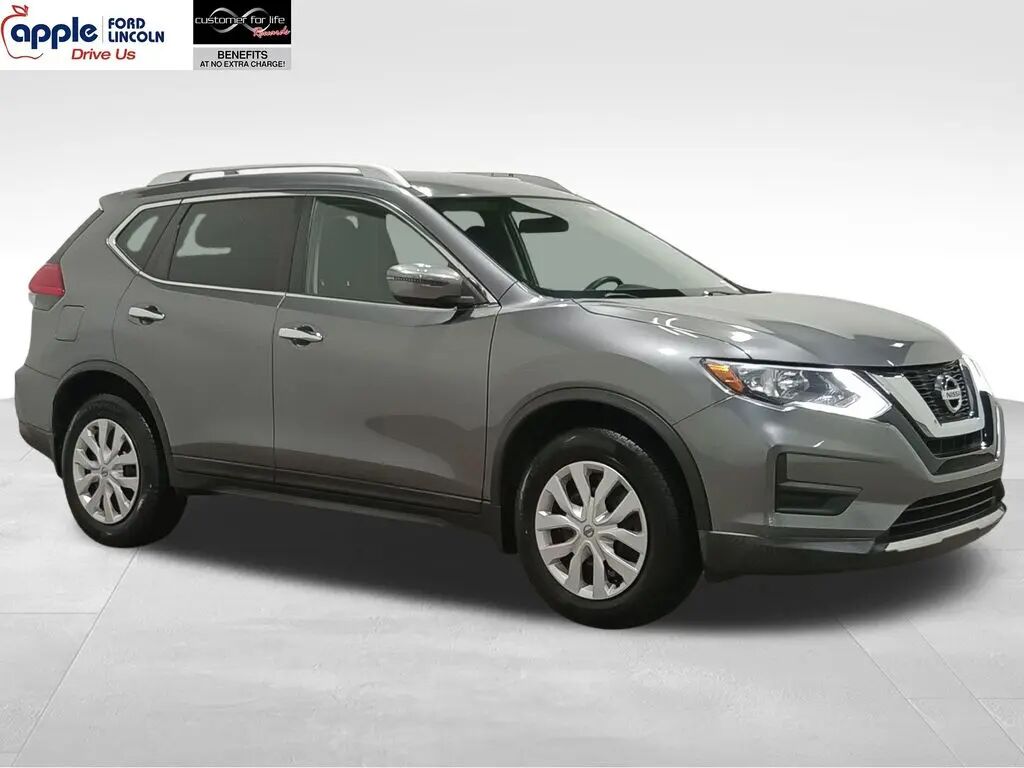 2017 Nissan Rogue S — photo 1 of 13