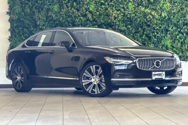 2023 Volvo S90 B6 Plus