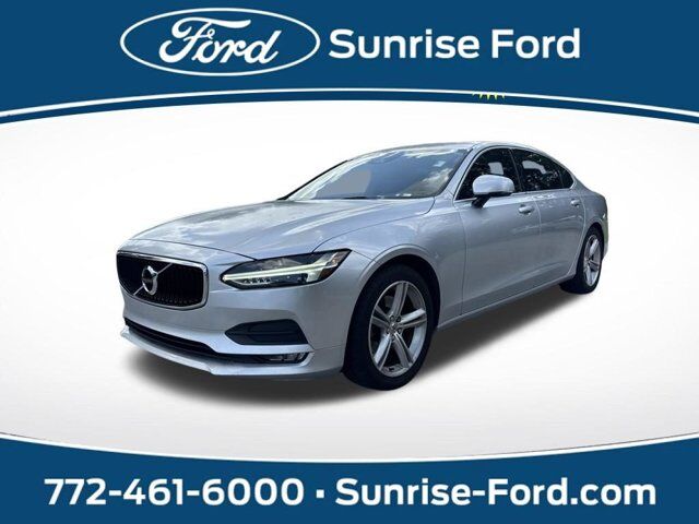 2018 Volvo S90 Momentum