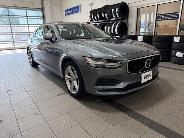 2018 Volvo S90 T5 Momentum