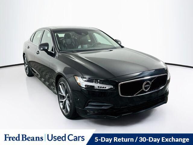 2019 Volvo S90 T6 Momentum — photo 1 of 13
