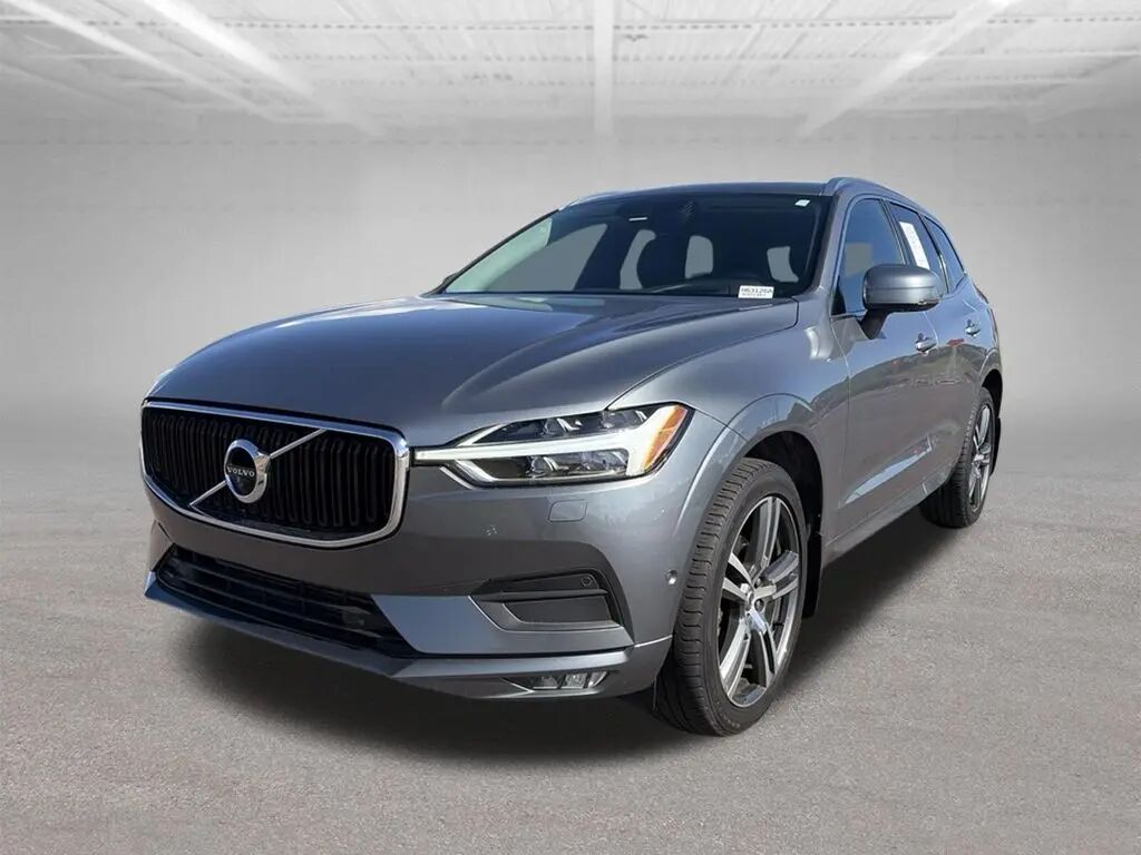 2018 Volvo XC60 T5 Momentum — photo 1 of 13