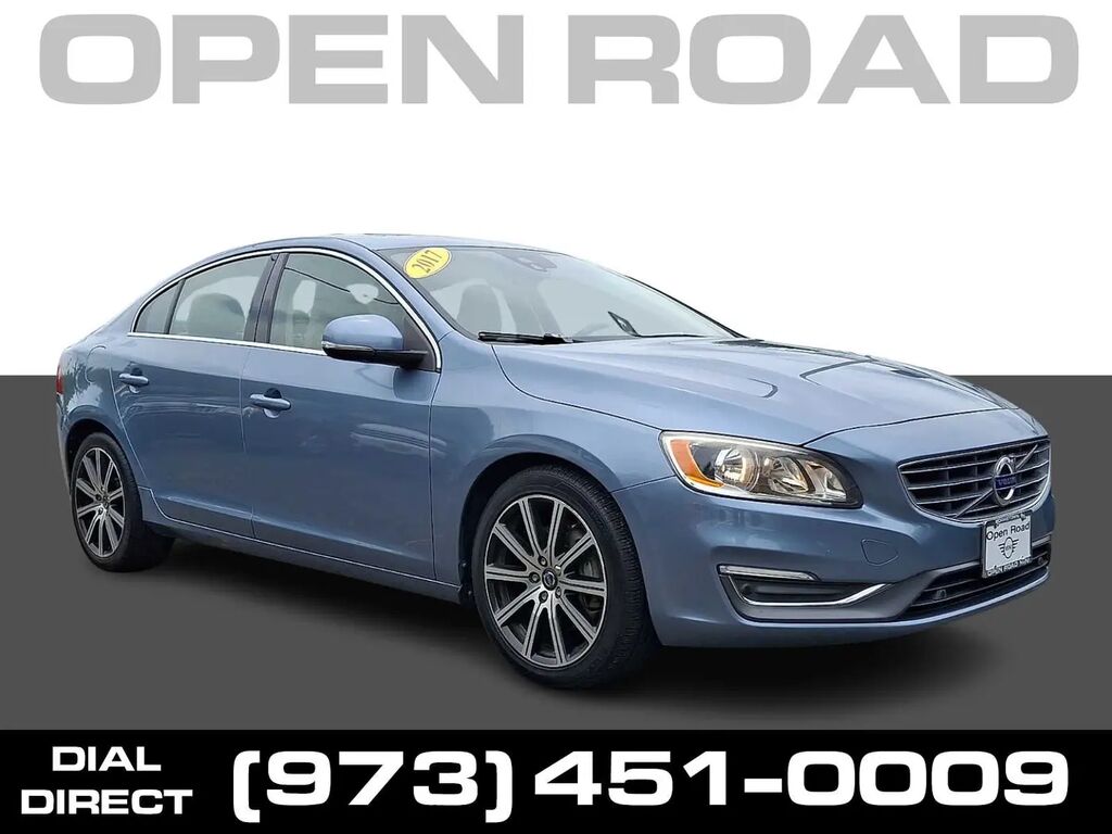 2017 Volvo S60 T5 Inscription — photo 1 of 13
