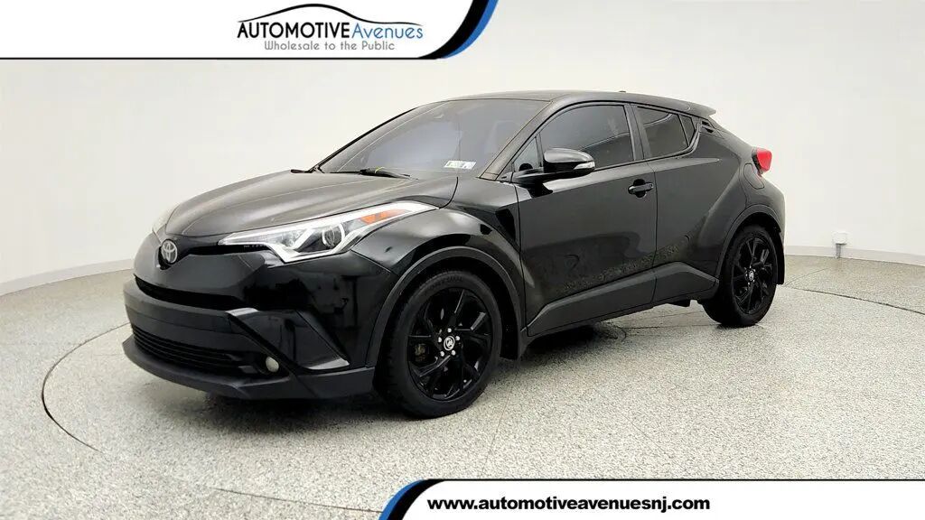 2018 Toyota C-HR XLE — photo 1 of 13