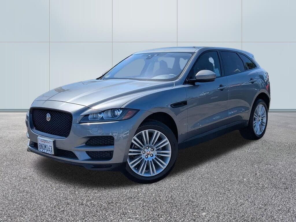 2020 Jaguar F-PACE 25t Premium — photo 1 of 1
