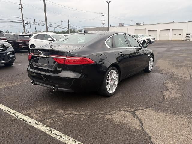 2017 Jaguar XF 35t Prestige