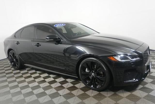 2024 Jaguar XF P300 R-Dynamic SE — photo 1 of 12