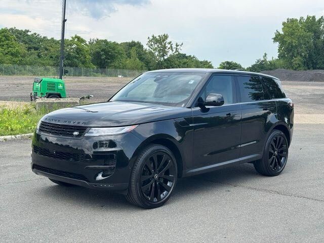2025 Land Rover Range Rover Sport P360 SE