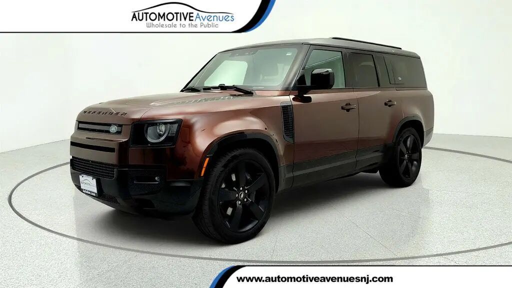 2024 Land Rover Defender 130 P400 X-Dynamic SE