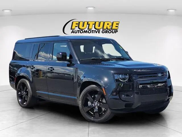 2025 Land Rover Defender 130 P400 X-Dynamic SE