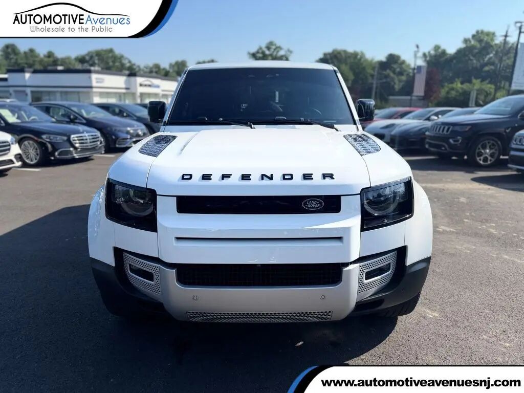 2024 Land Rover Defender 110 P300 S — photo 1 of 13
