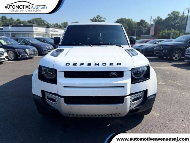 2024 Land Rover Defender 110 P300 S