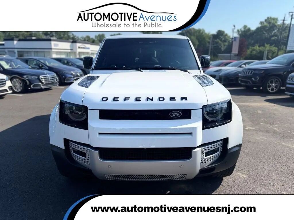 2024 Land Rover Defender 110 P300 S — photo 1 of 13