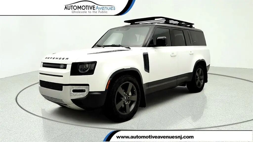 2024 Land Rover Defender 130 P400 S — photo 1 of 13