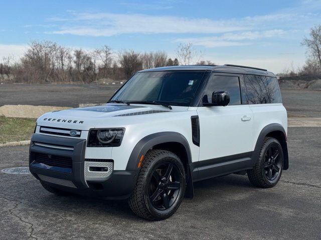 2023 Land Rover Defender 90 SE