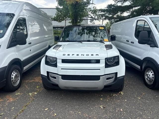 2023 Land Rover Defender 110 SE