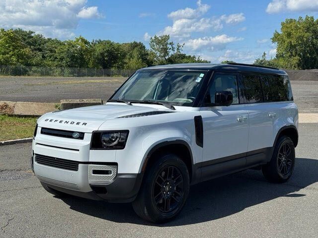 2023 Land Rover Defender 110 SE