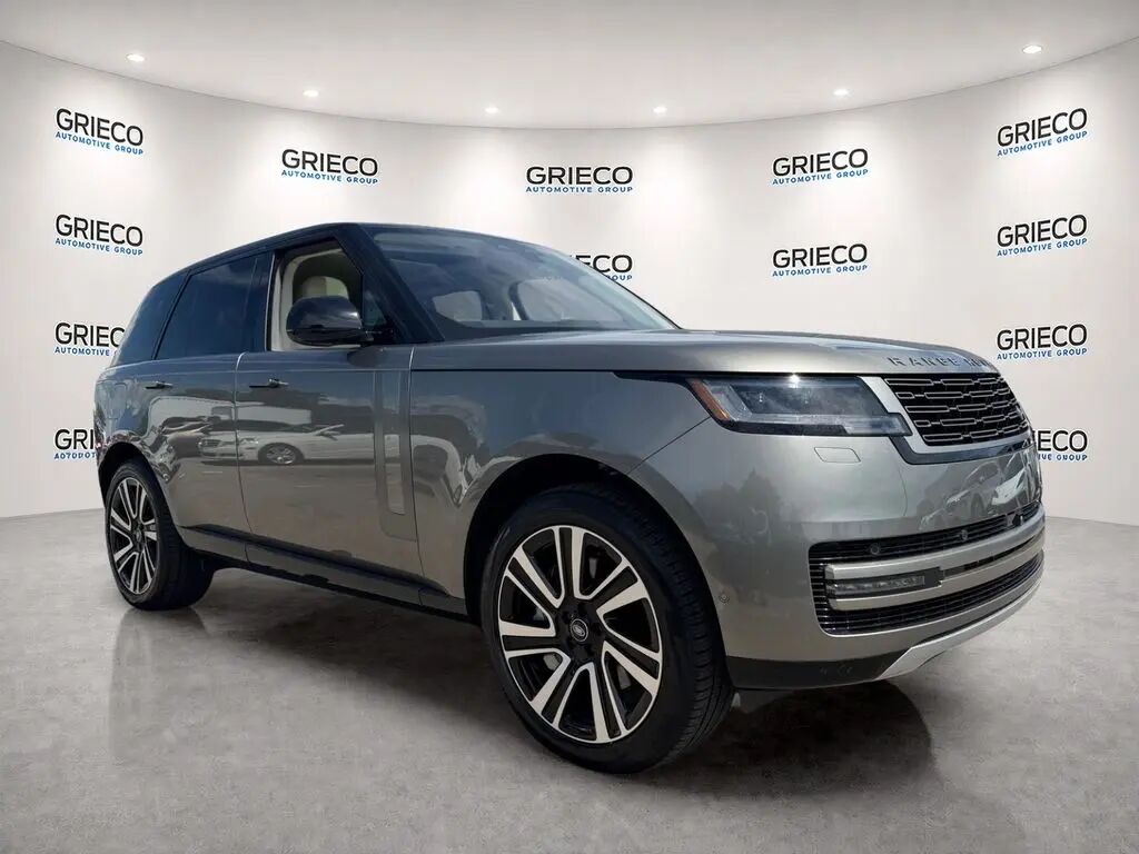 2023 Land Rover Range Rover P530 SE — photo 1 of 13