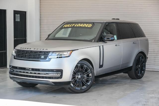2025 Land Rover Range Rover P530 SE — photo 1 of 13