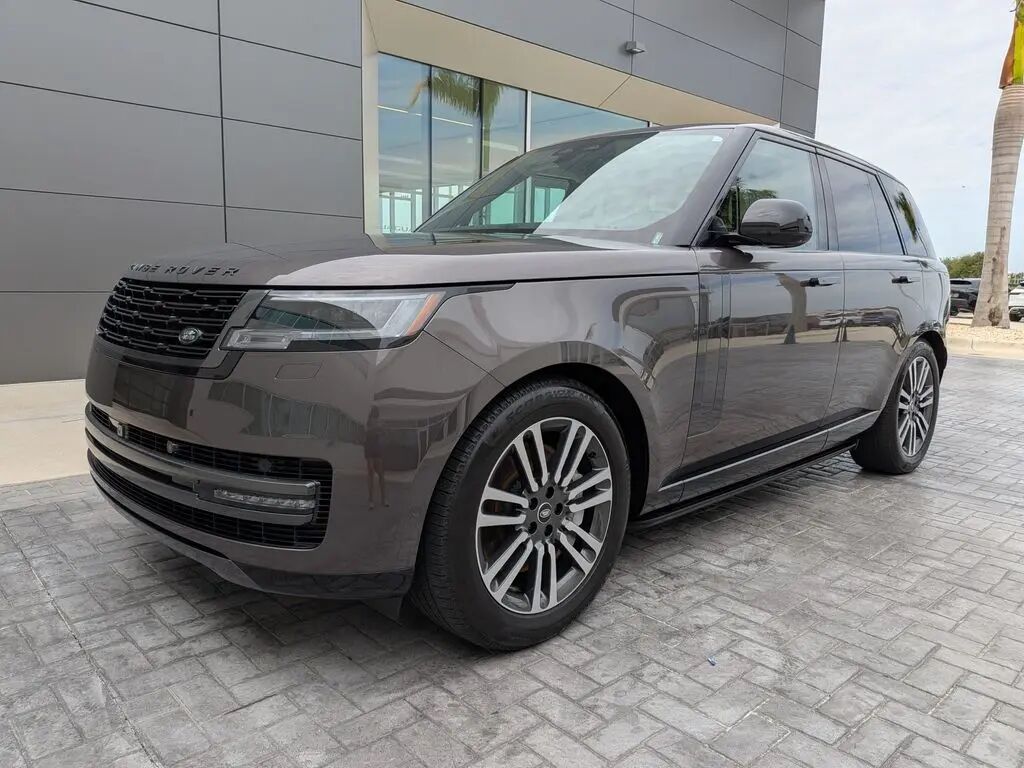 2025 Land Rover Range Rover P530 SE — photo 1 of 13