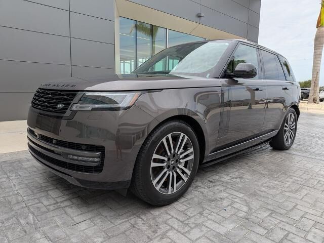 2025 Land Rover Range Rover P530 SE