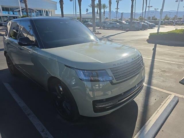2025 Land Rover Range Rover P550e SE