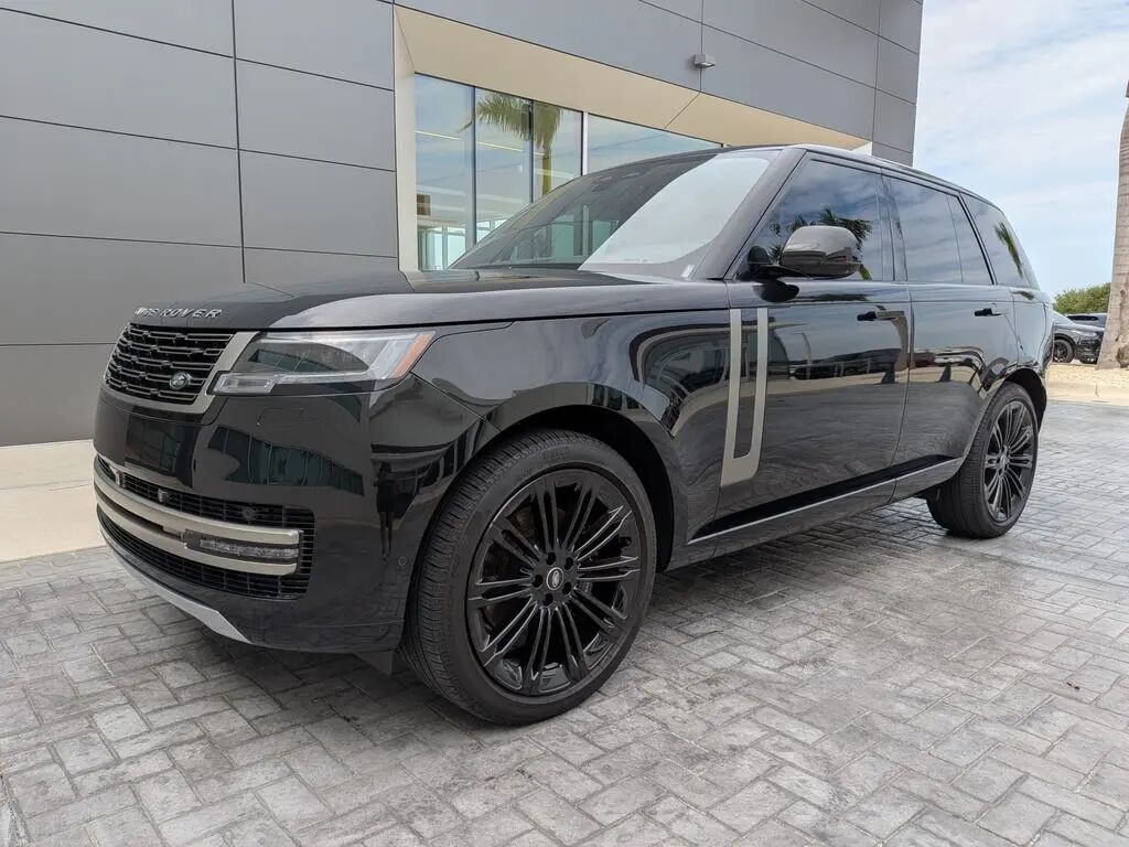 2025 Land Rover Range Rover P400 SE — photo 1 of 13