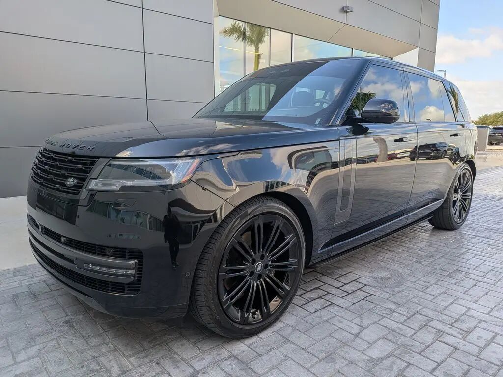 2024 Land Rover Range Rover P400 SE LWB — photo 1 of 13