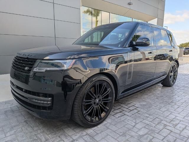 2024 Land Rover Range Rover P400 SE LWB