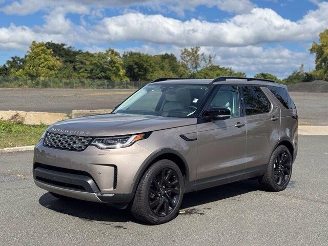 2025 Land Rover Discovery P300 S