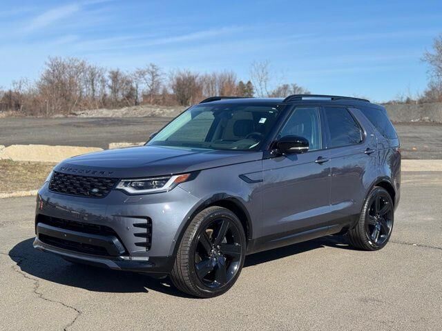 2025 Land Rover Discovery P360 Dynamic SE