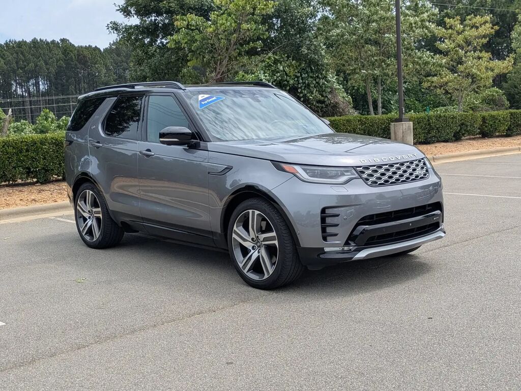 2023 Land Rover Discovery P360 Metropolitan Edition — photo 1 of 13
