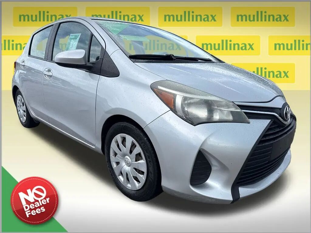 2016 Toyota Yaris 5-Door SE — photo 1 of 13