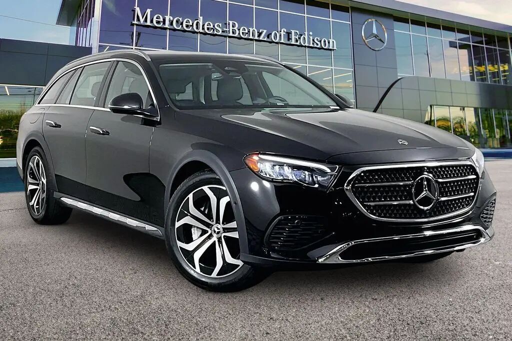 2024 Mercedes-Benz E-Class E 450 4MATIC All-Terrain — photo 1 of 13