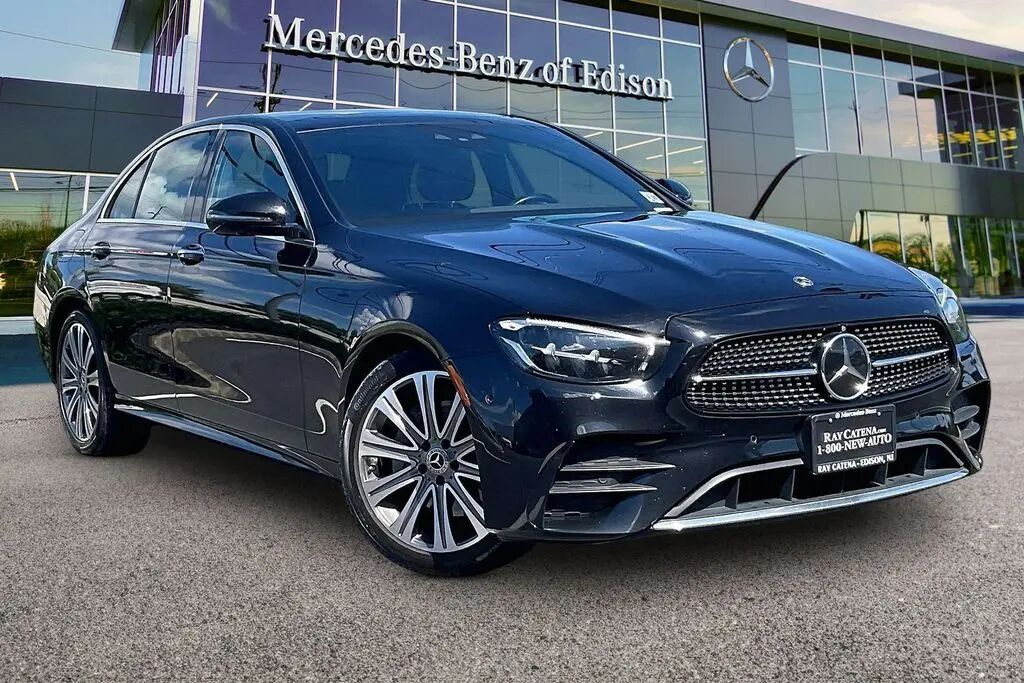 2022 Mercedes-Benz E-Class E 350 4MATIC — photo 1 of 10