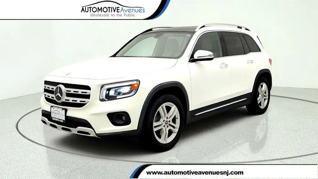 2023 Mercedes-Benz GLB GLB 250 4MATIC — photo 1 of 13