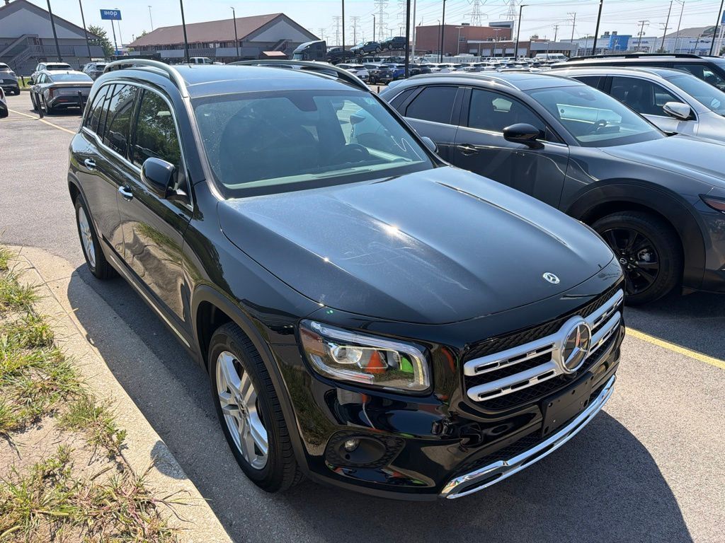 2023 Mercedes-Benz GLB GLB 250 — photo 1 of 9