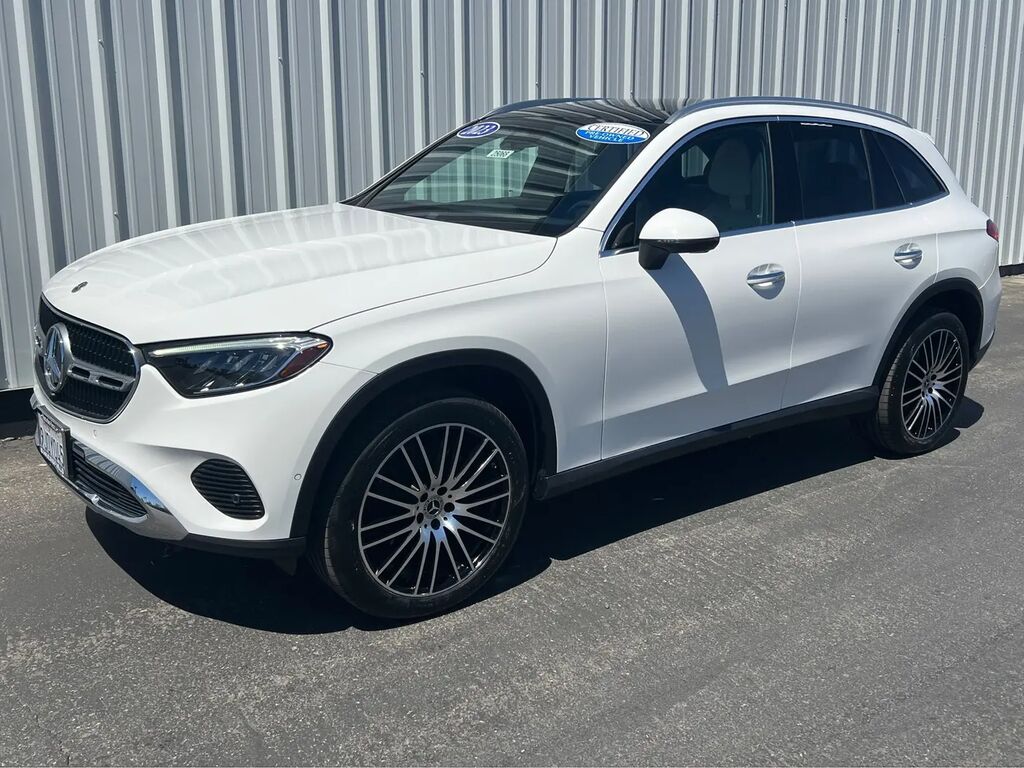 2023 Mercedes-Benz GLC GLC 300 — photo 1 of 13