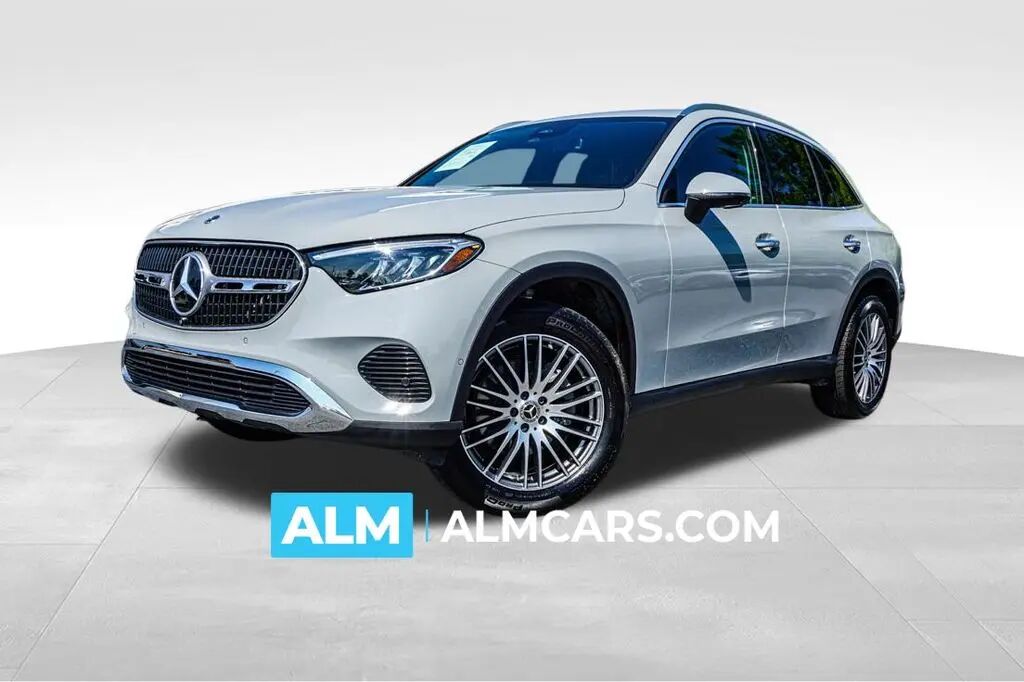 2025 Mercedes-Benz GLC GLC 300 — photo 1 of 11