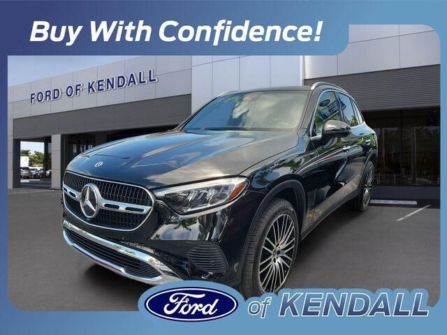 2024 Mercedes-Benz GLC GLC 300 — photo 1 of 1